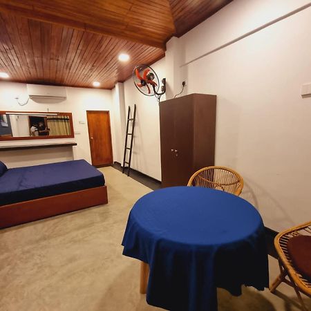 אהנגאמה Sandil Surf House מראה חיצוני תמונה