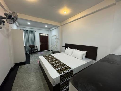 אהנגאמה Sandil Surf House מראה חיצוני תמונה