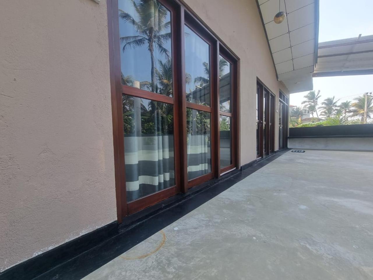 אהנגאמה Sandil Surf House מראה חיצוני תמונה