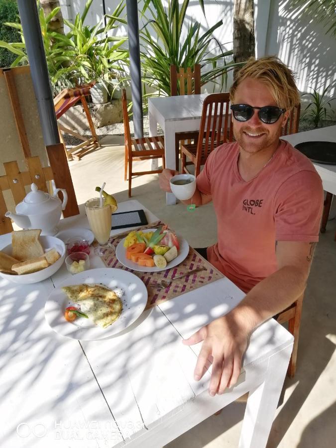 אהנגאמה Sandil Surf House מראה חיצוני תמונה