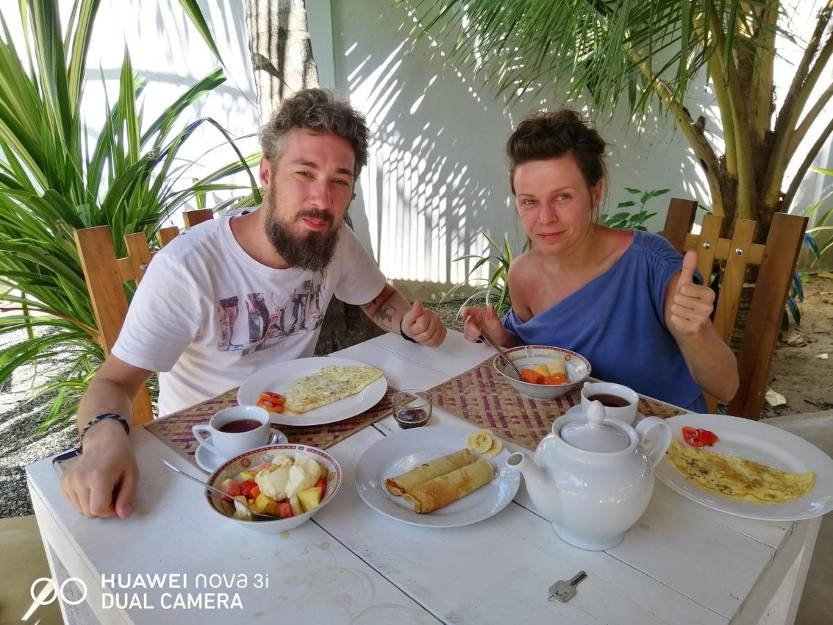 אהנגאמה Sandil Surf House מראה חיצוני תמונה
